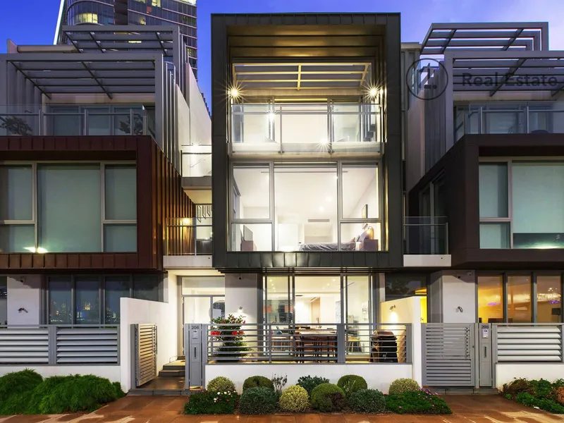Extraordinary Proportions, Unique Indulgence and Postcard Views with DFO restaurants and bars 17 minutes walk away! 