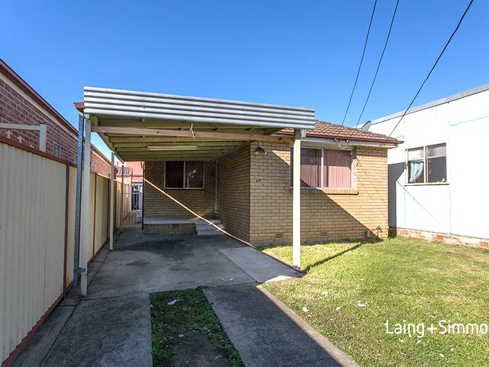 Freshly Painted 3 Bedroom Brick Veneer!