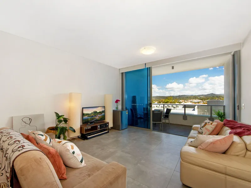 Best buy in the building! Immaculate top floor apartment in Varsity Lakes!