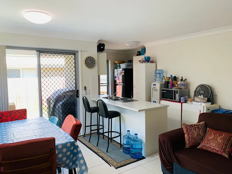 Over 6 % Annual Return Positively Geared Duplex Investment In Loganlea