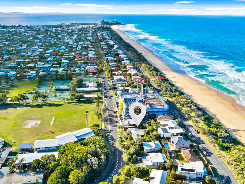 Just Footsteps to the Beach - 3 Bedrooms and Study plus Pool!