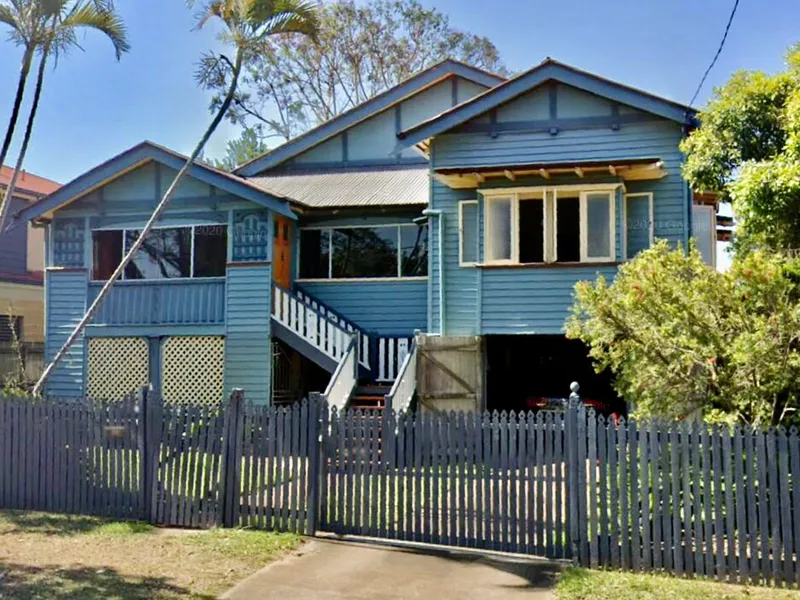Hamilton Queenslander: Original Beauty- Ripe for Your Creative Transformation!
