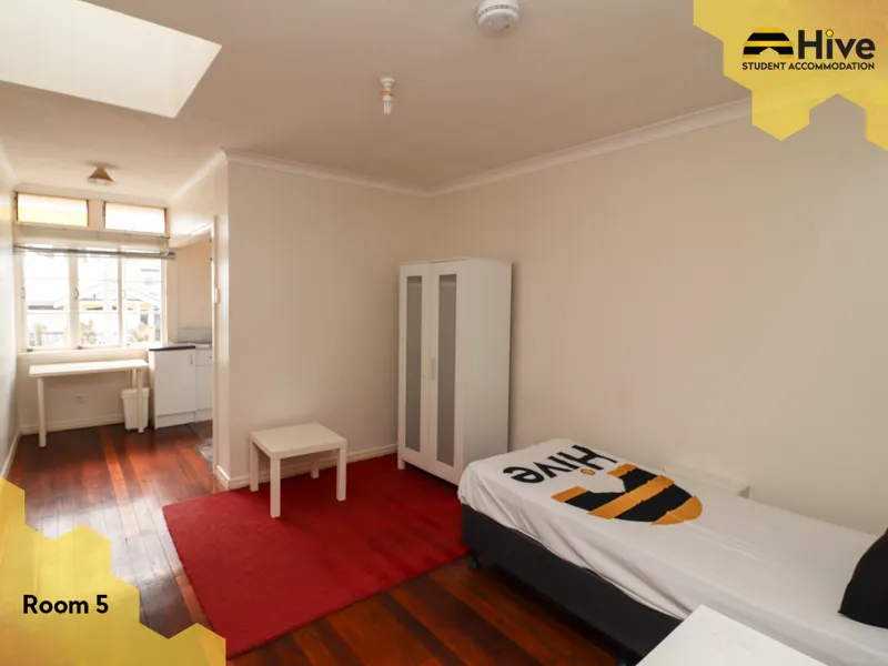 Studio Style Room - Walking Distance to UQ & Hospitals