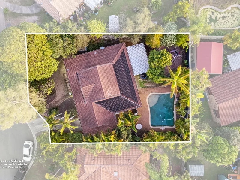 Paul Penklis Presents: A Spacious 3 Bedroom Lowset Brick Home with a Pool| Ideal for Comfortable Living