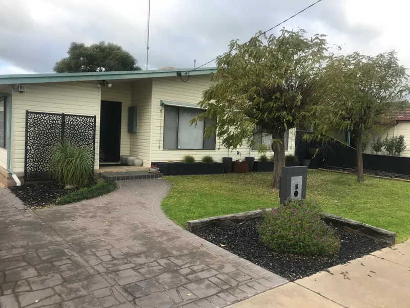 To Let - Quiet Street