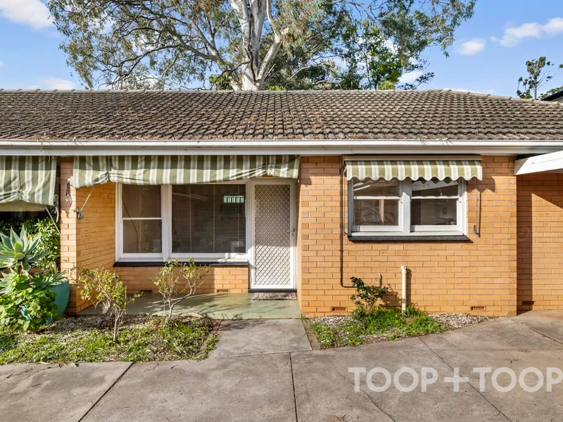 Low-maintenance Unit in Coveted Leabrook