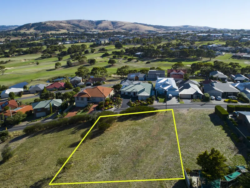 1,230m2 Allotment with Panoramic Views