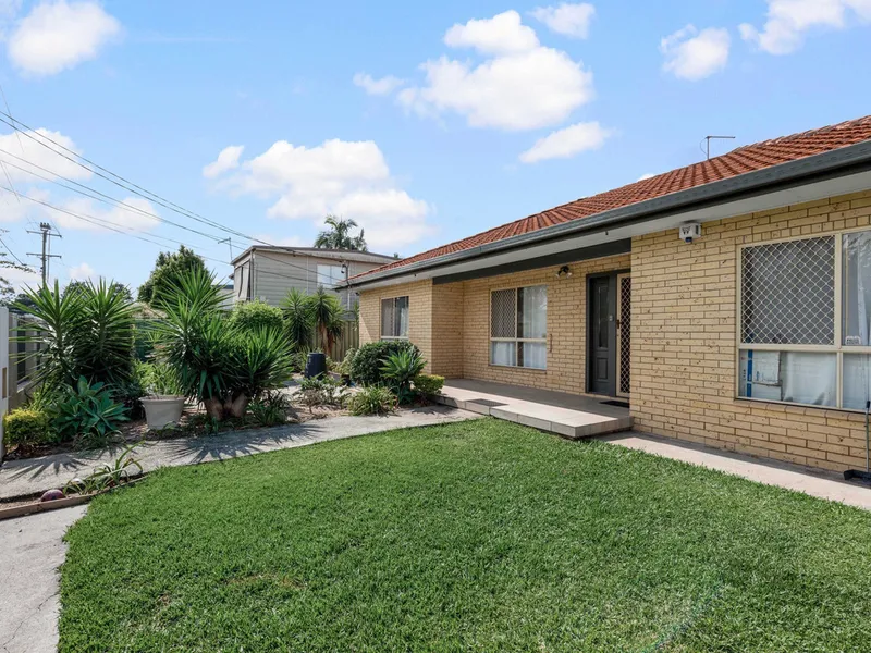 Dual Living + Granny Flat situated on 1012sqm Block
