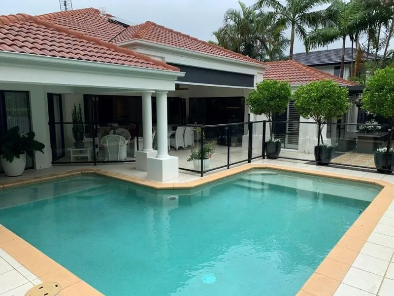 LUXURIOUS SINGLE LEVEL RESIDENCE ON THE GOLF COURSE!