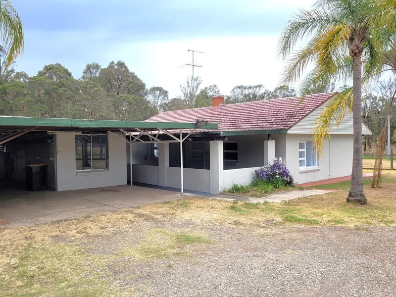 4BR/2Bath Home + 6 Car LUG + 3 Car Port on 5 Arable Acres!
