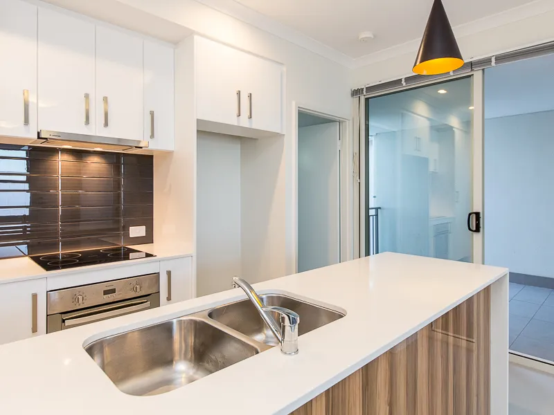 MODERN, CONVENIENT AND CLOSE TO THE CITY!