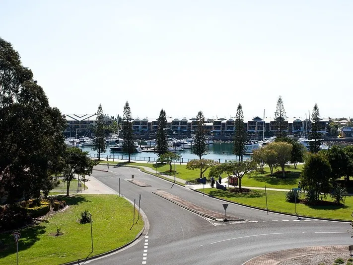 WATER VIEWS AND BAY BREEZES!