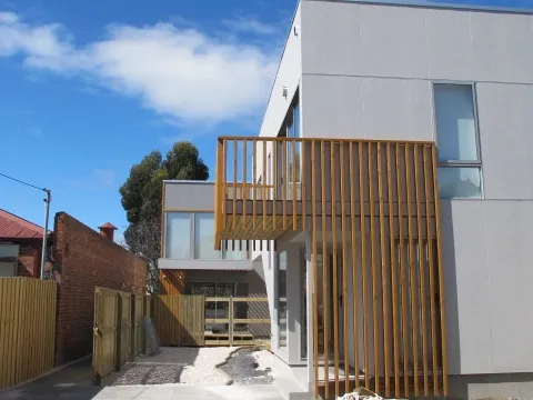 Modern Executive Townhouse In the Heart of North Hobart