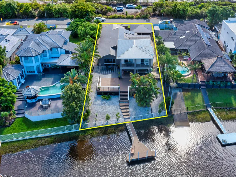 An Impressive East Facing Waterfront Family Home