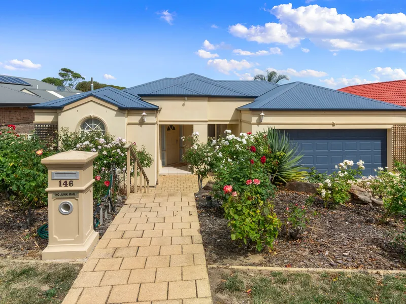 SPACIOUS LIVING WITH SPECTACULAR COURSE VIEWS