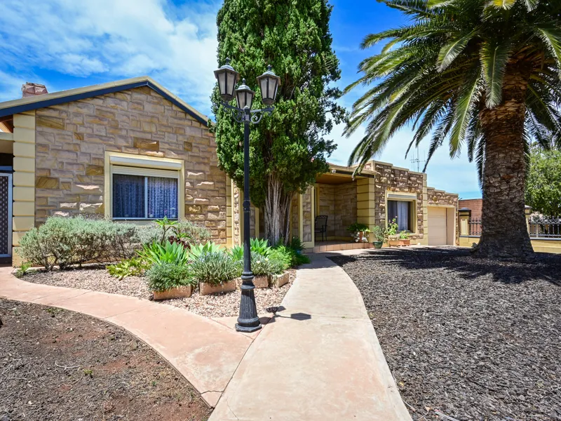 CHARACTER HOME ON A GENEROUS TRADITIONAL ALLOTMENT WITH SELF CONTAINED COTTAGE AT REAR