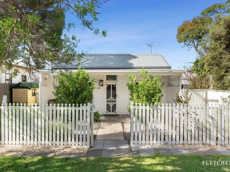 Charming Fisherman's Cottage With Room To Grow