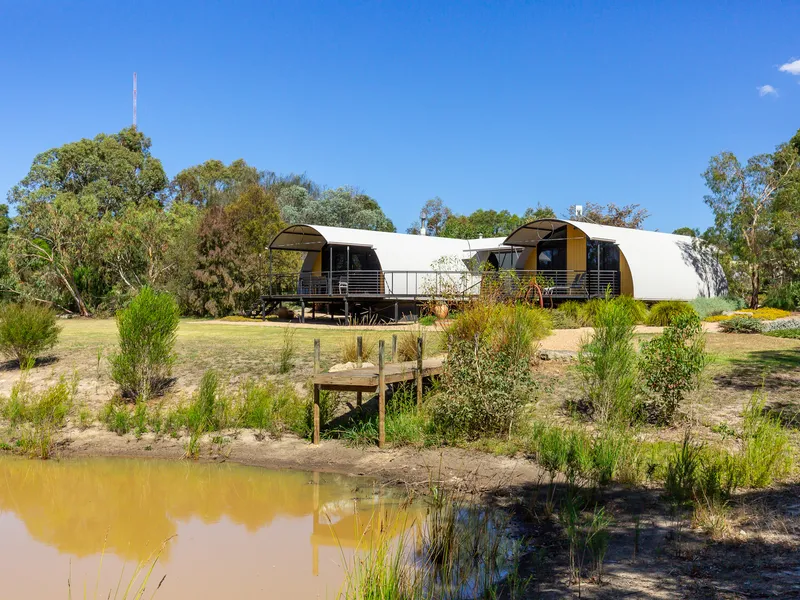 A UNIQUE IDYLLIC  LIFESTYLE AWAITS