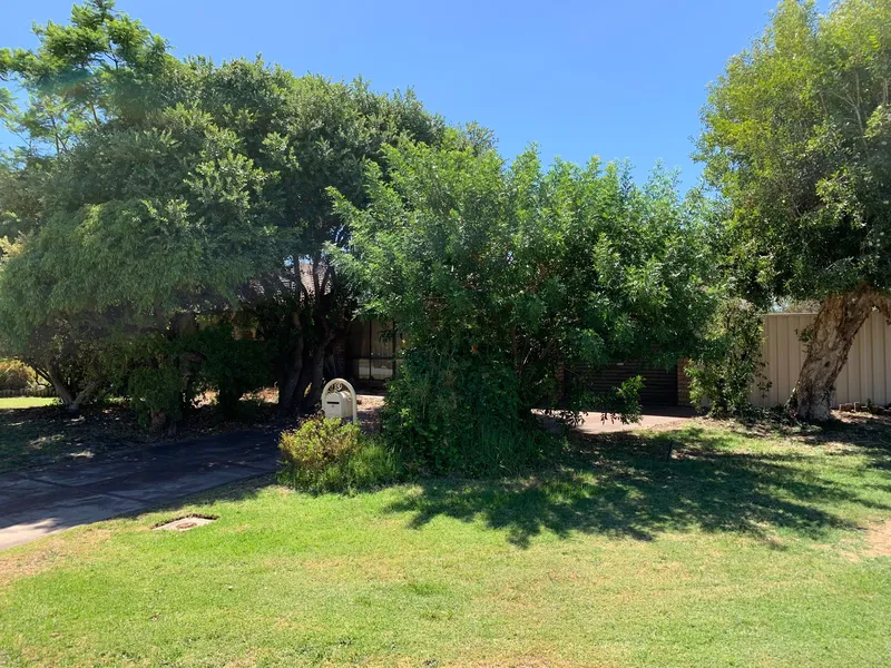 Brick and Tile Family Home..!!