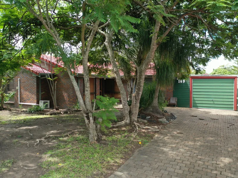 Family Home With The Lot