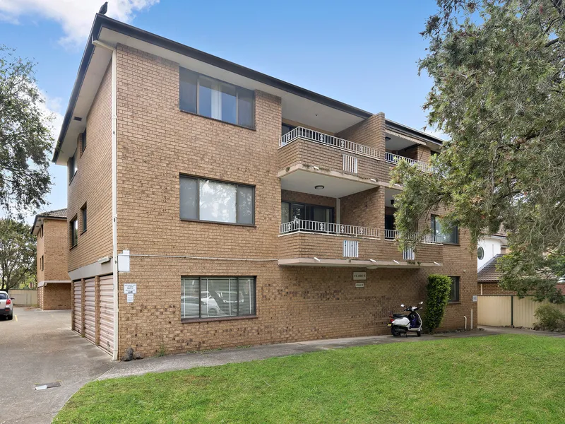 SPOTLESS 2-BEDROOM + STUDY FOR UNBEATABLE PRICE!!