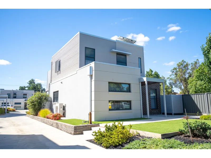 Modern Town house-Walking distance to Bendigo city centre
