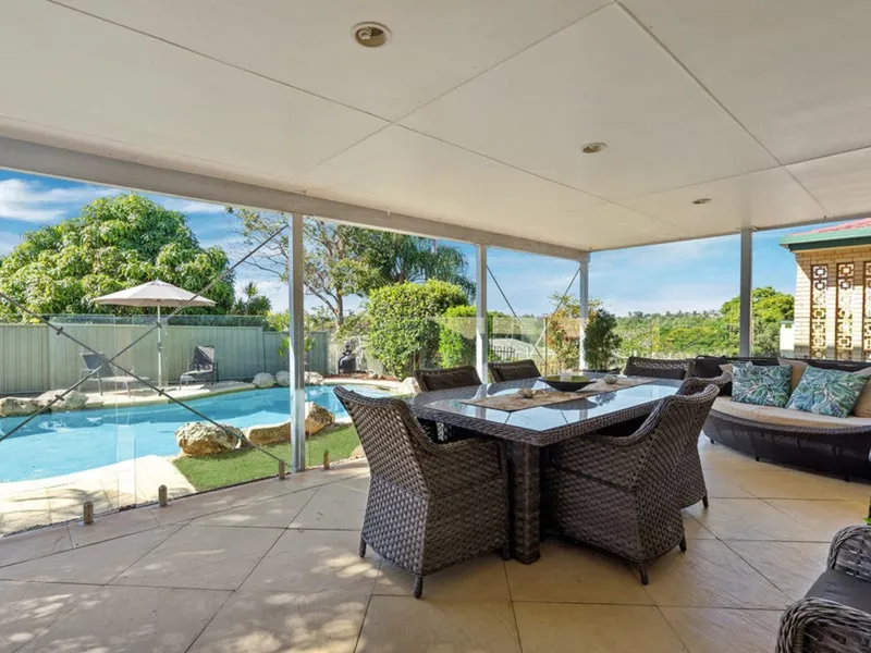 Multiple living options, Pool, Mansfield Catchment