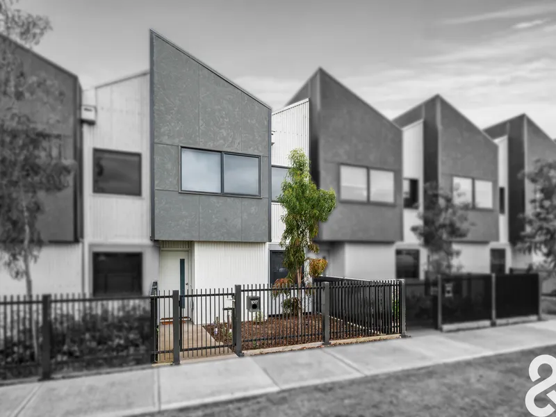 MODERN APPEAL – CONVENIENTLY LOCATED