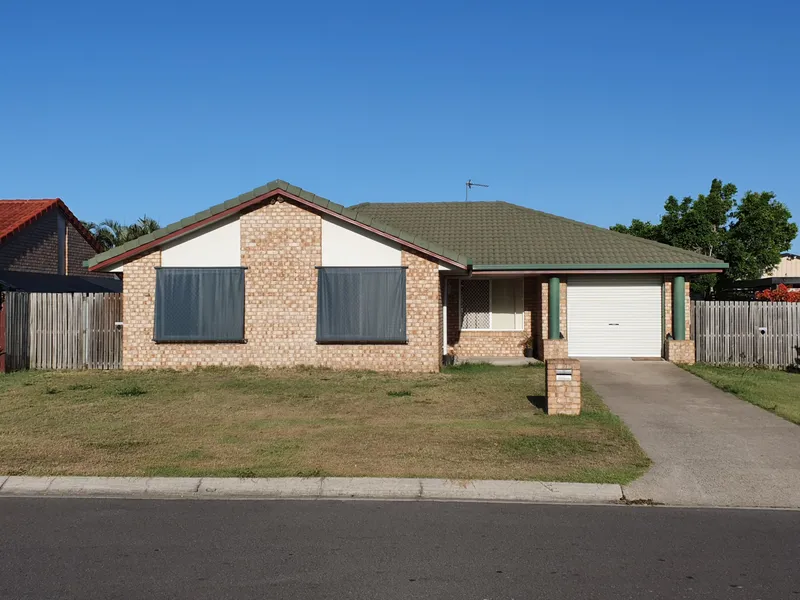 GREAT INVESTMENT, ADJACENT TO XAVIER CATHOLIC COLLEGE, YARRILEE STATE SCHOOL & THE ELI WATERS SHOPPING CENTRE IS CLOSE BY,  TWO HOSPITALS IN URRAWEEN.