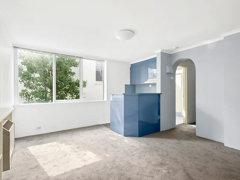 SPACIOUS ONE BEDROOM APARTMNET IN EXCELLENT LOCATION | HODGES CAULFIELD