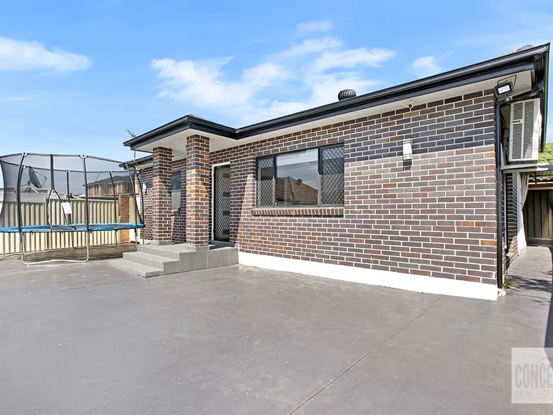 !!!!!!!!!! Modern Two Bedroom Granny Flat !!!!!!!