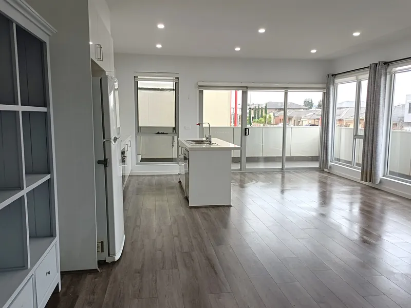 LOOK NO FURTHER! COSY AND CONVENIENT LOCATION!