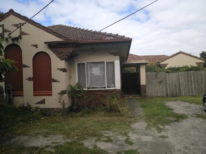 112 Warrigal road, Oakleigh Vic 3166