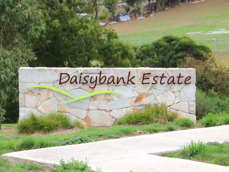 1/4 ACRE IN DAISYBANK ESTATE