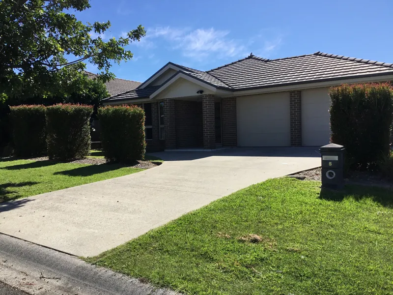 LARGE FAMILY HOME. AVAILABLE TO OWNER-OCCUPY AFTER DHA RESTORATION WORK WHICH INCLUDES FRESH PAINT & NEW CARPETS.