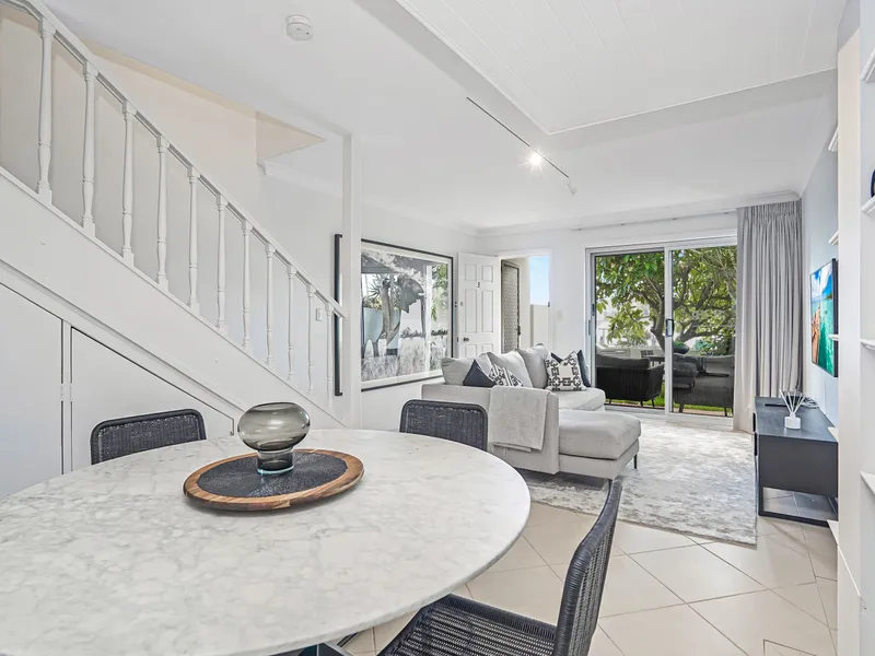 Fully Furnished Townhouse Directly Across The Beach with Stunning Views & Double Garaging