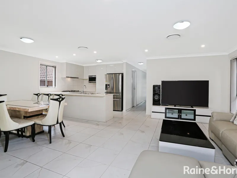 STYLISH FAMILY HOME IN THE EXCLUSIVE SUBURB OF GLENFIELD
