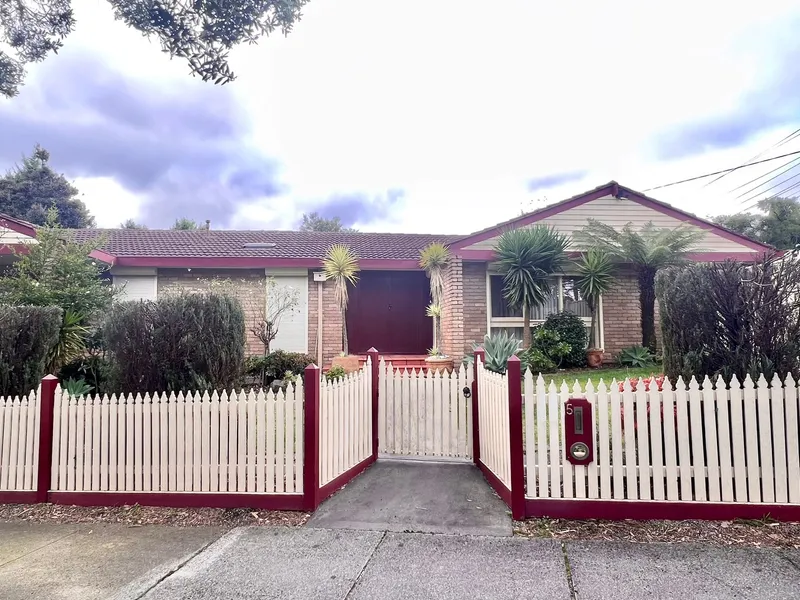 Spacious, Relaxing and well equipped 4 - 5 bedroom home
