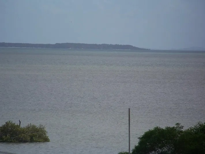 MAGNIFICENT WATER VIEW'S TO PEEL ISLAND  PLUS