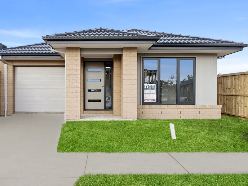 Brand New Metricon build - Ready to Move In!