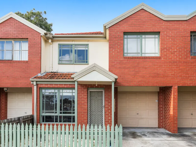 Spacious, Modern, Two Storey Town House