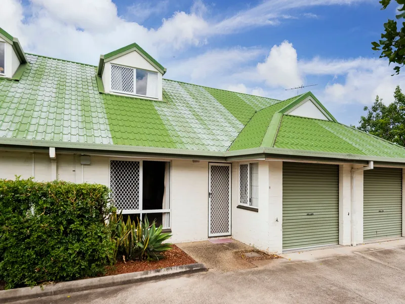 WALK TO SHOPS, TRANSPORT AND SCHOOLS