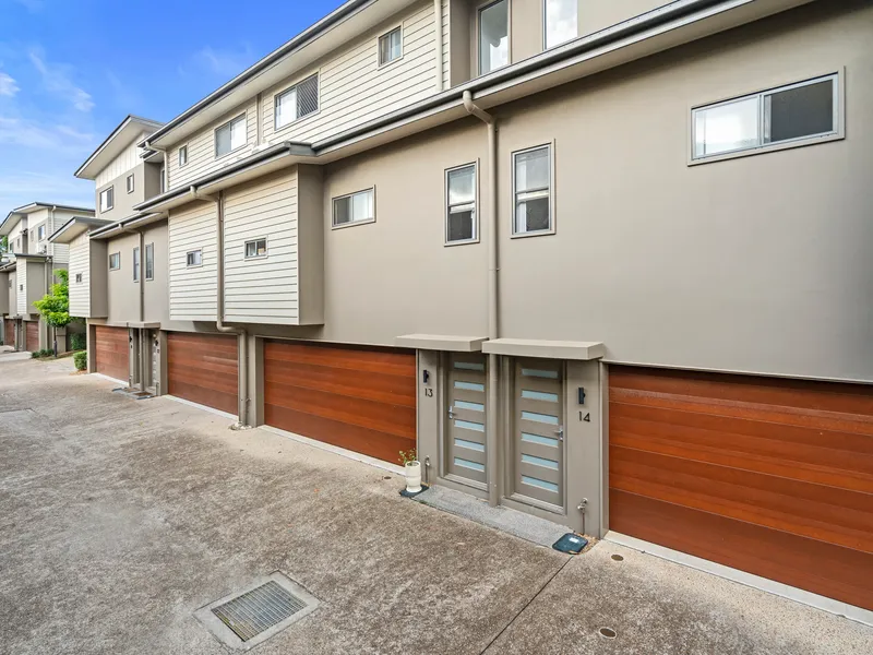 Modern Townhouse in Luxury Complex