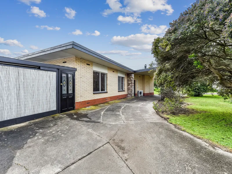 GENEROUS SIZE, GREAT LOCATION