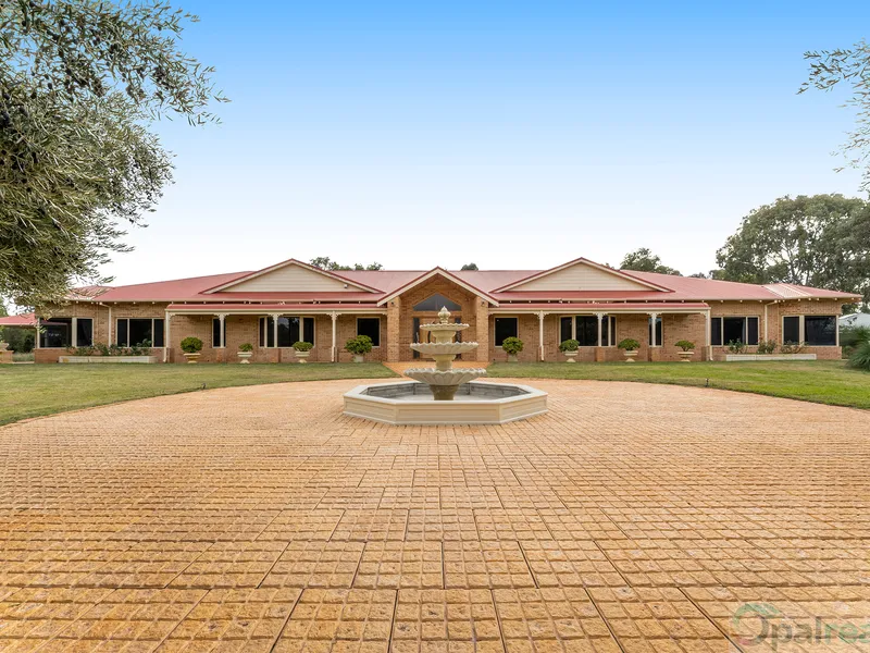 Are you looking for a workshop and massive home?