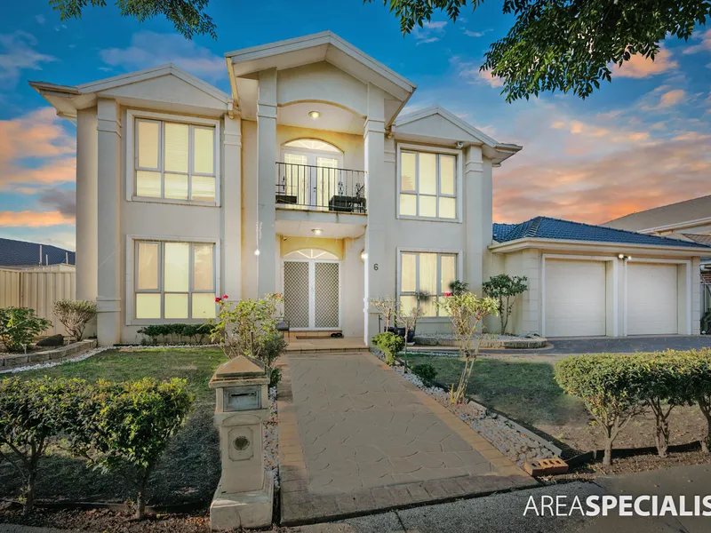 listedAS - MASSIVE FAMILY HOME IN PRIME LOCATION!