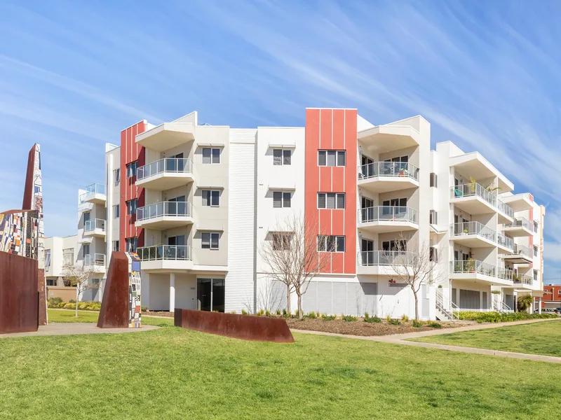 MODERN APARTMENT SURROUNDED BY MANY LIFESTYLE OFFERINGS