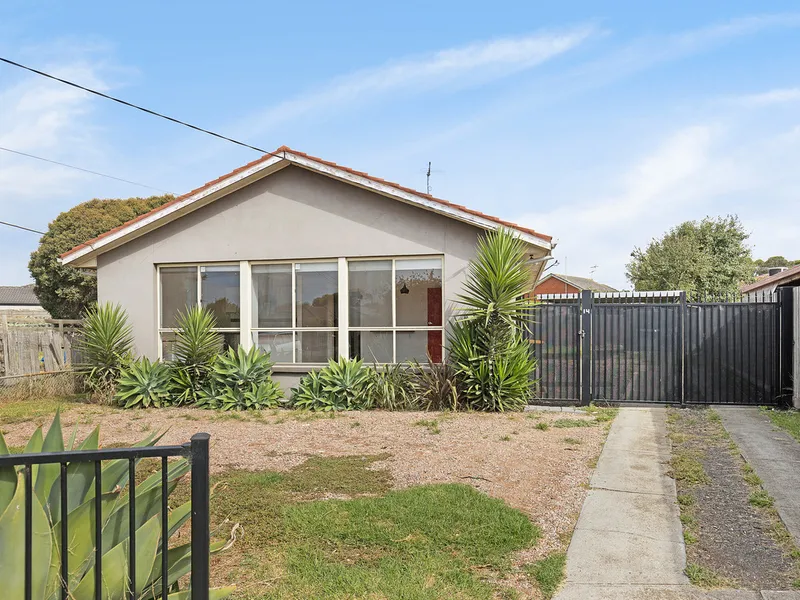3 BEDROOM HOME FOR RENT IN LAVERTON!