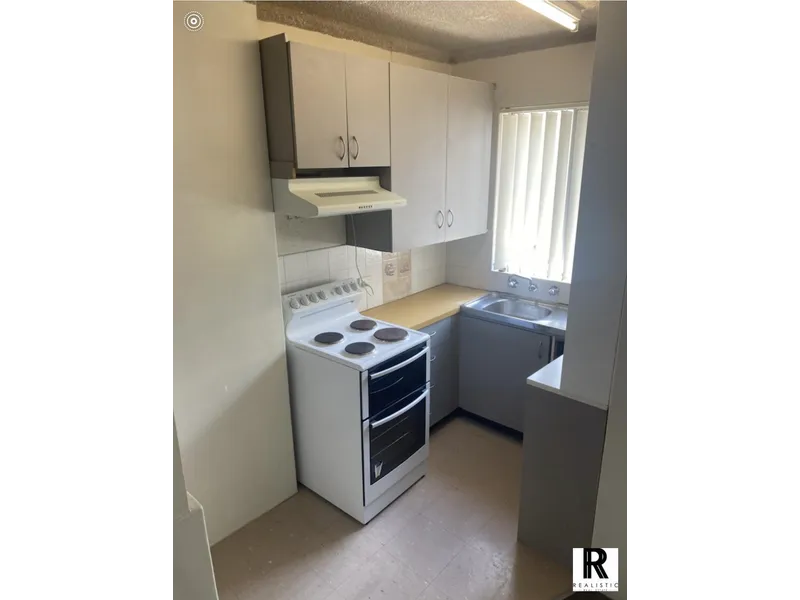 2 Bedroom Unit in good location