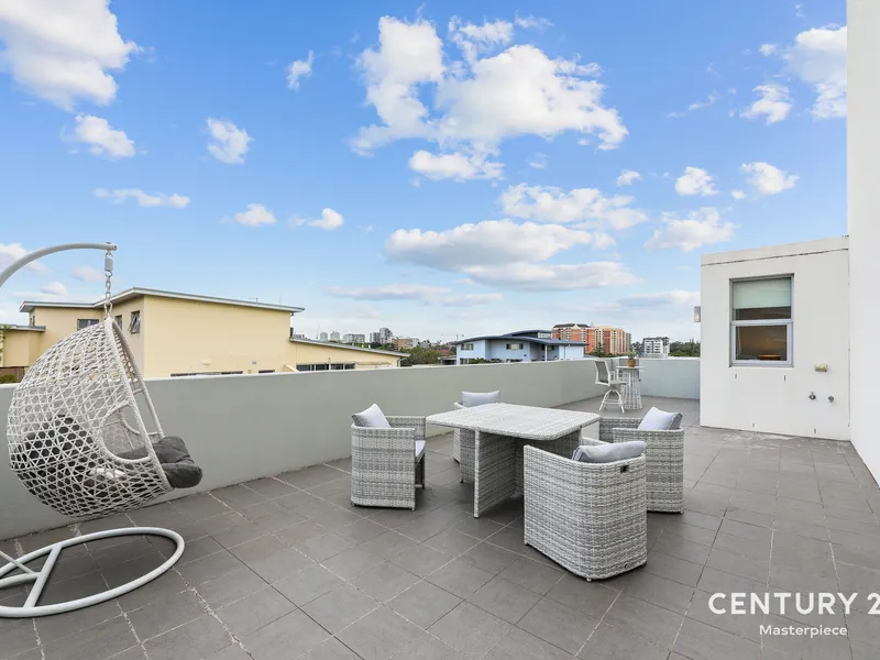Views, private terrace and walk-to-everywhere convenience